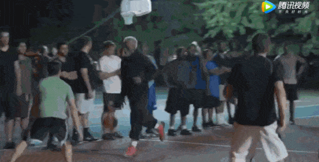 
来了 帅到炸裂的山姆高德来了！学会它 你才是球场靓仔！：bsports必一网页版(图2)