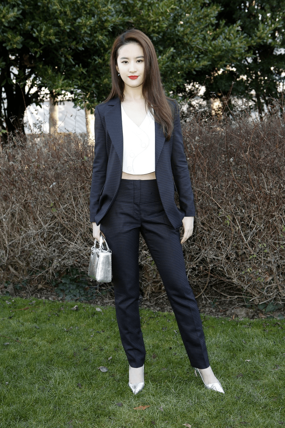 bsports必一网页版|
刘亦菲穿衣真随便 棒球服配瑜伽裤低调随性 气质全靠颜值撑(图9) bsports必一网页版|
刘亦菲穿衣真随便 棒球服配瑜伽裤低调随性 气质全靠颜值撑(图9)